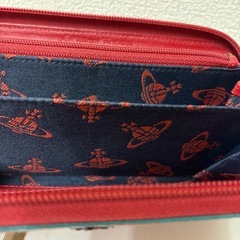 ヴィヴィアン長財布の画像