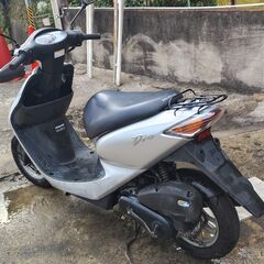 ⭐ホンダスマートディオ　AF56　シルバー　4スト水冷キャブレターモデル　原付バイクの画像