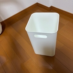 ゴミ箱の画像