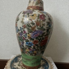 🌹豪華な蓋付き壺🌹の画像