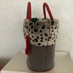ハンドバッグ　ヒョウ柄　ラブリー　グレー　レッドチャーム　emの画像