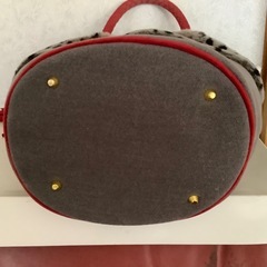 ハンドバッグ　ヒョウ柄　ラブリー　グレー　レッドチャーム　emの画像