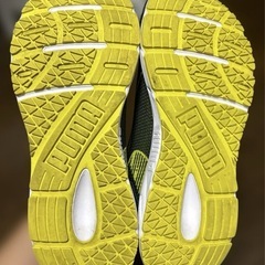 Puma Sequence ランニングシューズ グレー/イエローの画像