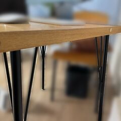 カフェテーブルの画像