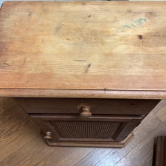 カントリー家具　チェスト　
パイン材　の画像