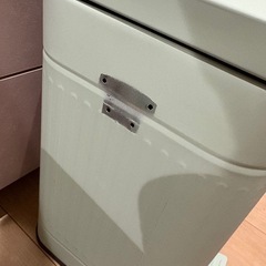 ゴミ箱
の画像