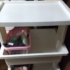 キャスター付きワゴンの画像