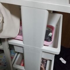 キャスター付きワゴンの画像