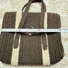 （何かと一緒で無料でお付け致します！）ハンドメイド　ニットバック　かばん　ベージュブラウン　毛糸のバッグ ハンドバッグの画像