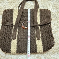 （何かと一緒で無料でお付け致します！）ハンドメイド　ニットバック　かばん　ベージュブラウン　毛糸のバッグ ハンドバッグの画像