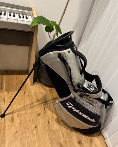TaylorMade Q I10 キャディバッグ シルバー/ネイビー新品フード付