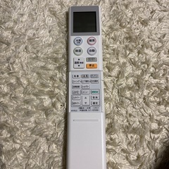 エアコンのリモコンの画像