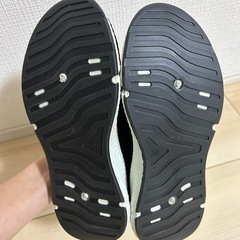 スニーカー　スリッポンの画像