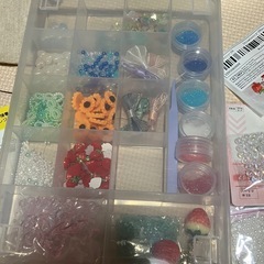 ビーズ ハンドメイドパーツ大量の画像
