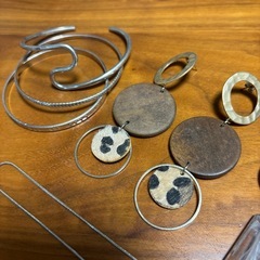 ピアス バングル ネックレスの画像