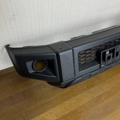 ジムニー JB64 フロントバンパー 目立ったキズなしの画像
