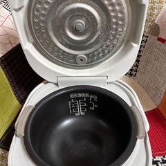 🟪炊飯器番号11  SHARP 2016年製の画像