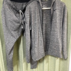 NIKE ナイキドライフィット　速乾ストレッチジャージ上下セット　グレー　サイズL スタンダードフィット セットアップ スウェットの画像
