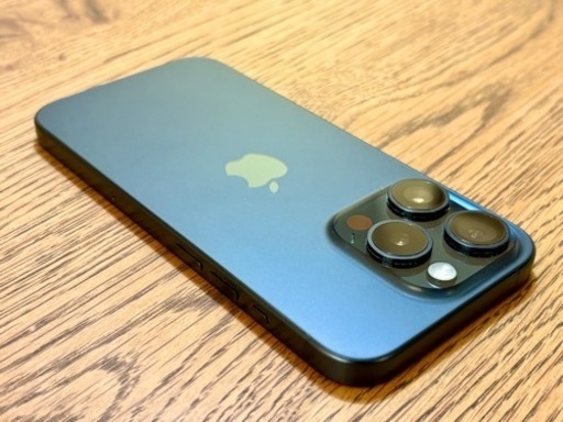 【受渡予定者決定済】iPhone15Pro 256GB ブルーチタニウム 箱・ケーブルあり