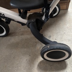BTM 三輪車 幼児用 ホワイト/ブラックの画像