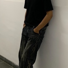 カスタムデニムパンツ、グレー、稲妻モチーフ、の画像
