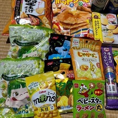 お菓子やゼリー飲料などセットの画像