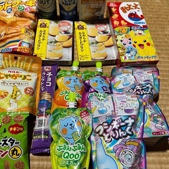 お菓子やゼリー飲料などセットの画像