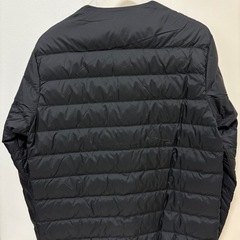 【新品未使用】ノーカラージャケット　軽量ダウン　M ブラックの画像