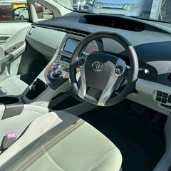 誰でも分割で車が買えます。自社ローン　無審査　3年保証　プリウス　004の画像