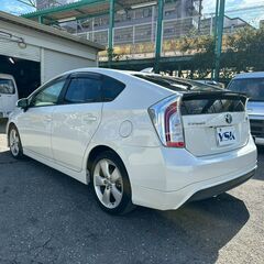 誰でも分割で車が買えます。自社ローン　無審査　3年保証　プリウス　004の画像