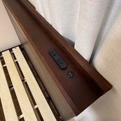 【11/2引渡し】シングルベッドフレーム ダークブラウン コンセント付きの画像