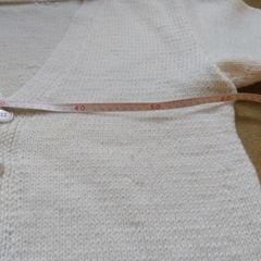 手編み　ホワイト Vネックニットカーディガンの画像