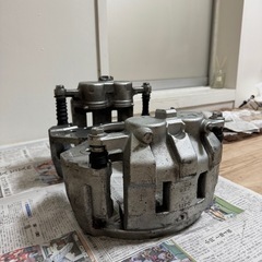 ブレーキキャリパー　左右の画像