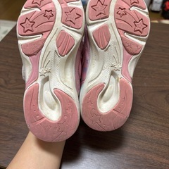 キティちゃん❤️スニーカー　17cmの画像