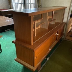 木製しっかりした収納家具の画像