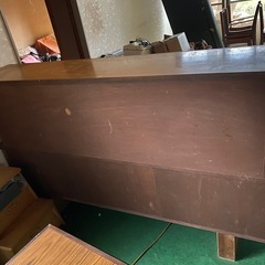 木製しっかりした収納家具の画像