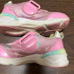 キティちゃん❤️スニーカー　17cmの画像