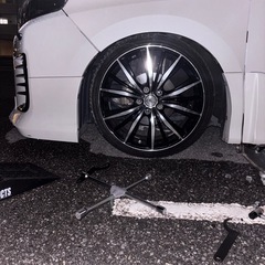 このホイールと交換してくれる人いますか？の画像
