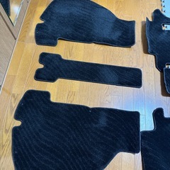 ヴェルファイア 30系前期エグゼクティブのフロアマット まとめ売り ブラック系の画像