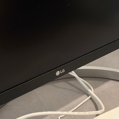 LG モニター31.5いんち31.５インチ　の画像