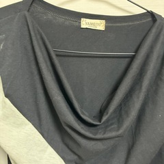 新品未使用品！デコルテゆったり開き カットソーの画像