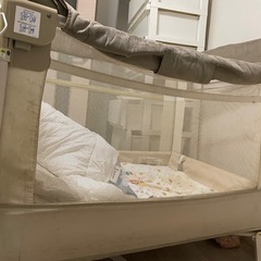 アップリカ　ベビーベッド　ココネル　
ベージュの画像