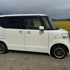 ホンダ　N box 福祉車両　リアゲート開閉後　スライド式　アルミ　3段スロープ付き　車椅子乗車　電動ウインチ付きです　距離も少ですの画像