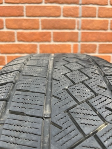 スタッドレス 235/65R17 　ピレリ　
2022年製