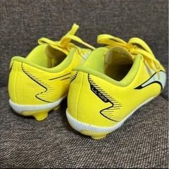 PUMAサッカーシューズスパイク
の画像