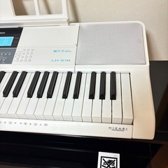 電子ピアノ　CASIO カシオ　光ナビゲーション　キーボード　の画像