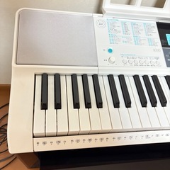 電子ピアノ　CASIO カシオ　光ナビゲーション　キーボード　の画像