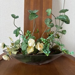 🌹アートフラワー　ガラス舟形花器　フラワーアレンジ　造花🌹の画像