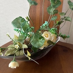 🌹アートフラワー　ガラス舟形花器　フラワーアレンジ　造花🌹の画像