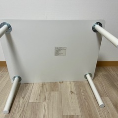 ニトリ 真っ白 テーブルの画像